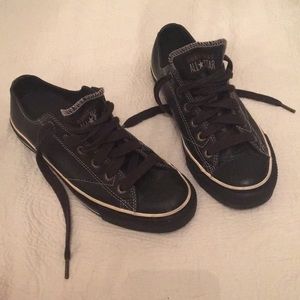 Leather low top converse